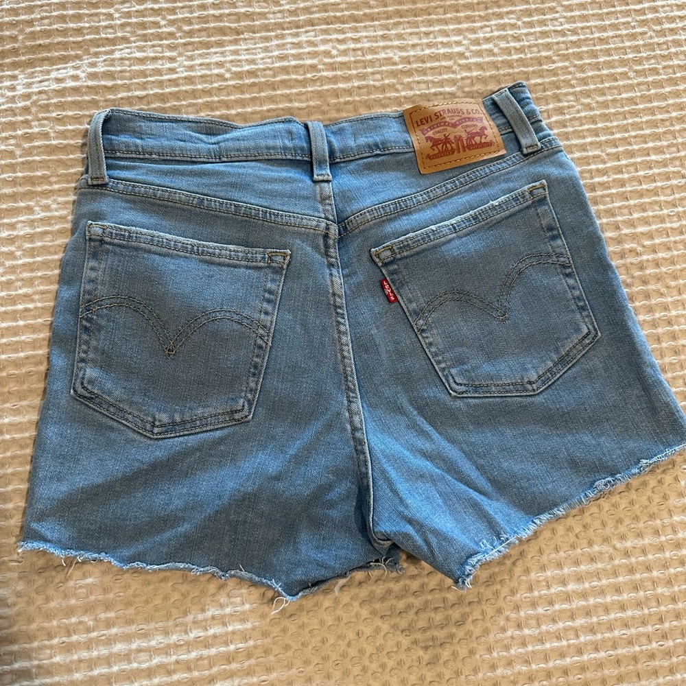 Levi’s High Rise Shorts - light wash - size 27